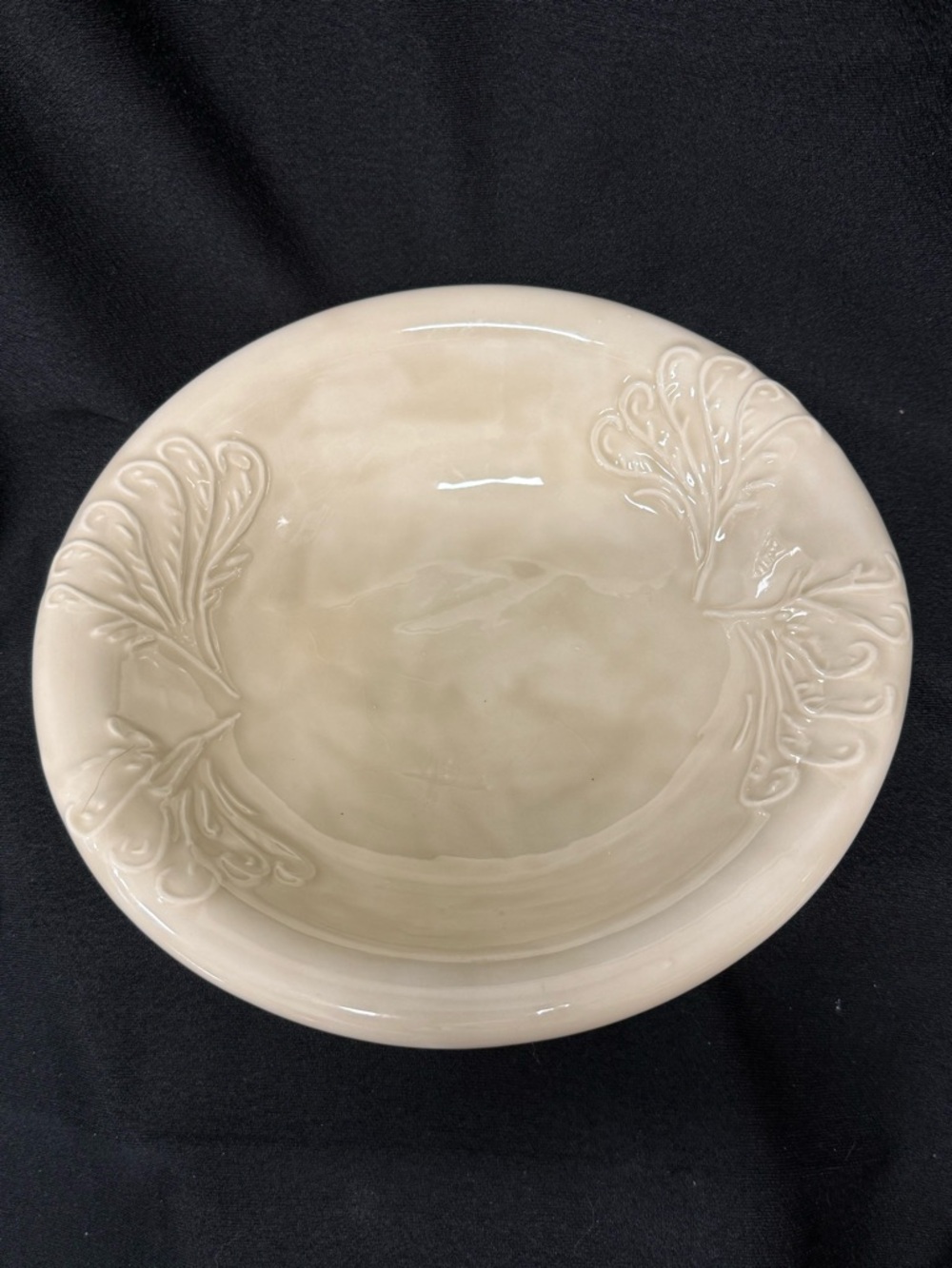 Washbasin /bowl with pearly glaze dated 85